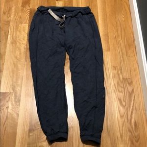 Lululemon Size 6 lounge pants